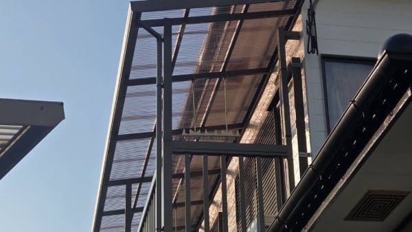 一戸建て2階ベランダの波板張り替え